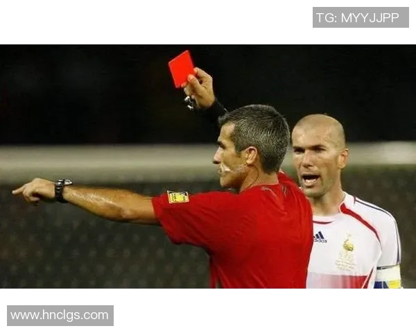 足球比赛中红黄牌规则详解及其对比赛的影响分析 足球比赛中红黄牌规则详解及其对比赛的影响分析